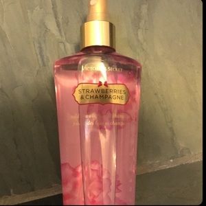 Victoria Secret - Strawberrries and Champagne